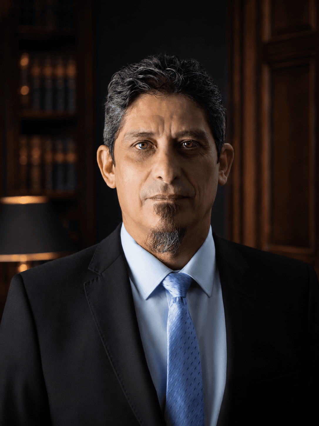 Foto profissional de Dr. Alfredo Moya Rios Jr.